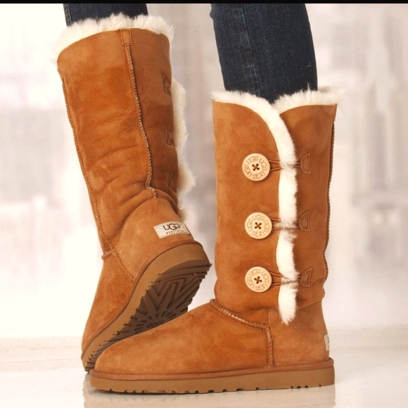 UGG AUSTRALIA TRIPLE BUTTON TAN TALL SHERPA LINED BOOTS SIZE 8 - Picture 1 of 8